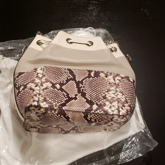 NWT! MICHAEL Michael KORS DOTTIE bucket bag - Picture 3 of 3